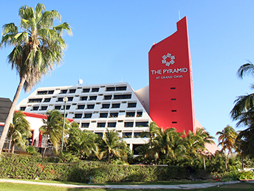 Bars and Restaurants at The Pyramid at Grand Oasis, Cancun