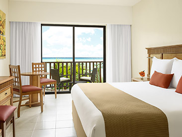 Rooms and Amenities at Reef Coco Beach Resort, Playa del Carmen