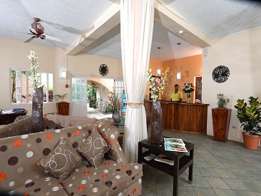 Bars and Restaurants at Mangos Jamaica Boutique Beach Resort, Falmouth,Trelawny