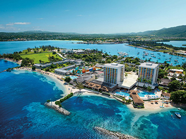 Rooms and Amenities at Oasis at Sunset, Montego Bay