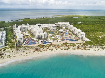 Golf Course at Planet Hollywood Cancun Resort, Costa Mujeres